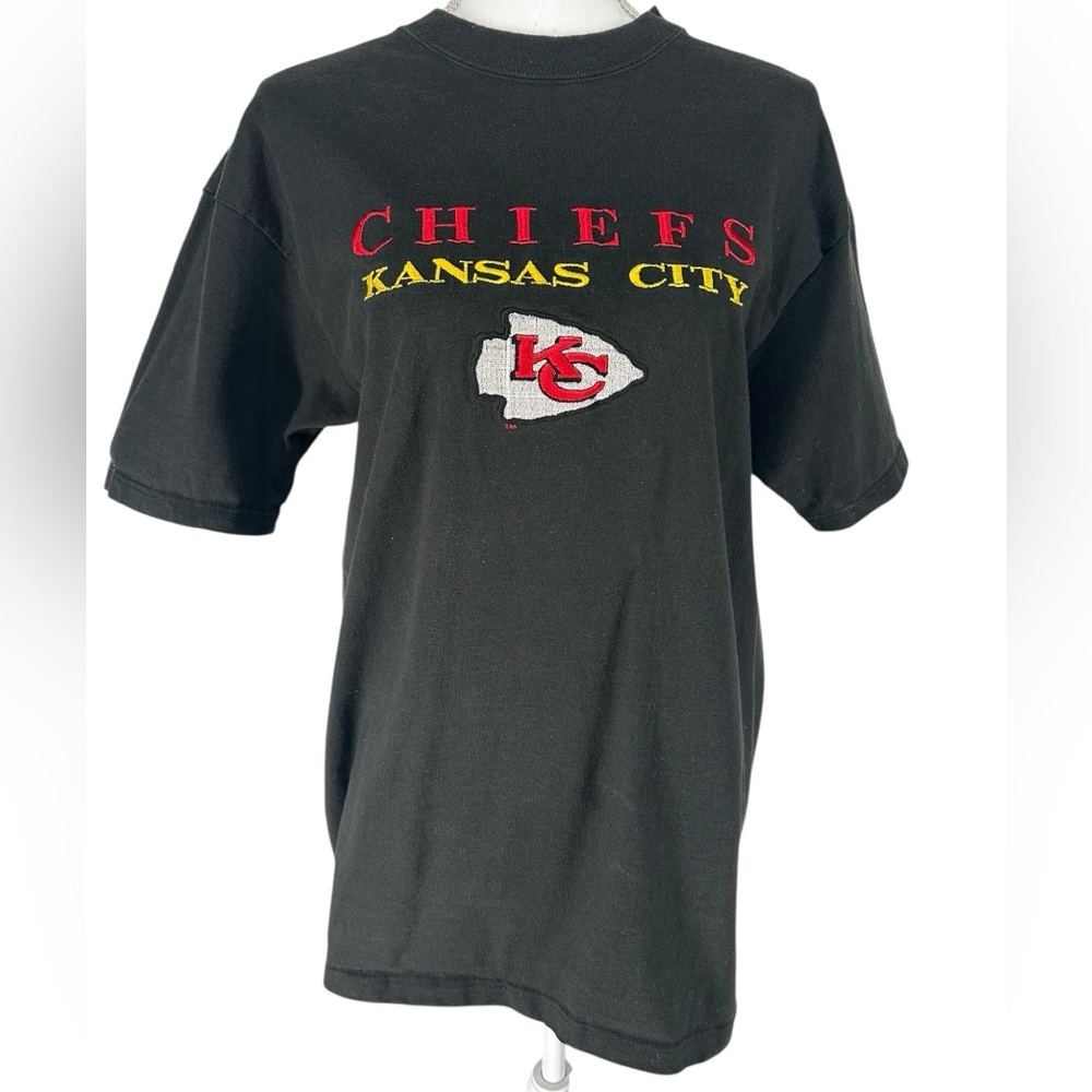 KANSAS CITY CHIEFS / Vintage Black Embroidered Logo T-Shirt / Large / Football